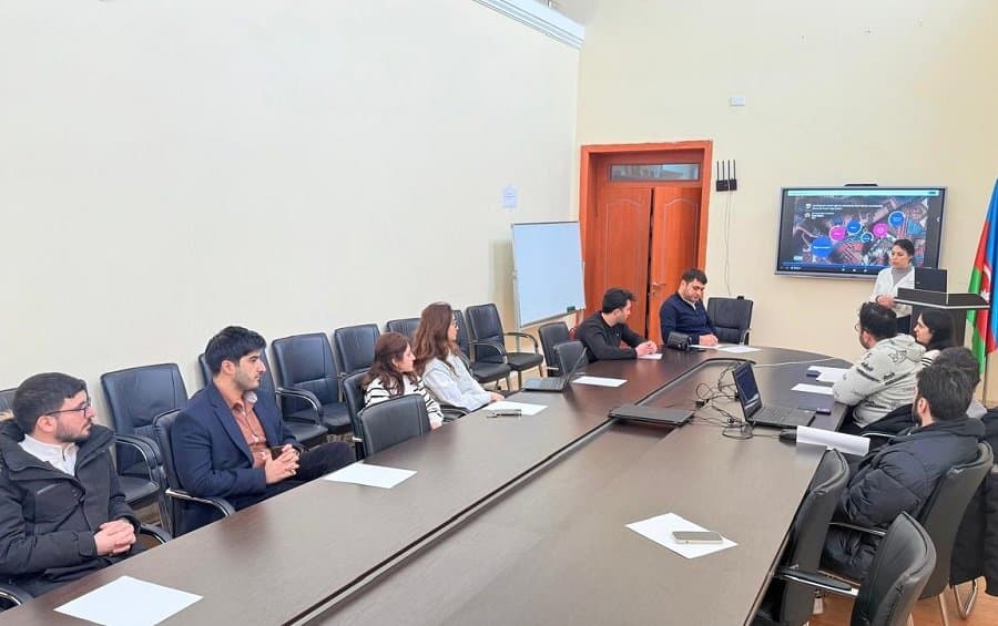 Gənc Alimlər Şurasında gənc tədqiqatçının məruzəsi dinlənilib
