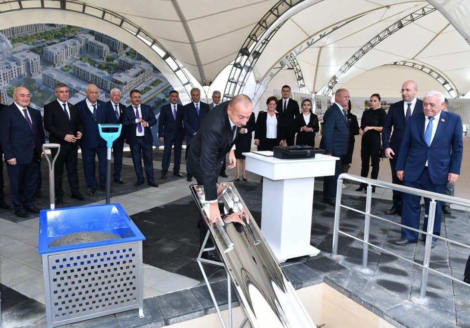 AMEA İqtisadiyyat İnstitutunun alimləri, professorlar - Nazim İmanov, Akif Musayev və Tərbiz Əliyev Prezident İlham Əliyev və birinci xanım Mehriban Əliyevanın Füzuli rayon ictimaiyyətinin nümayəndələri ilə görüşündə iştirak ediblər 4