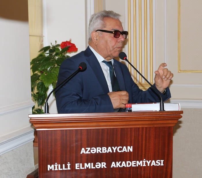 Çin İctimai Elmlər Akademiyasının İqtisadiyyat İnstitutunun direktoru Pei Changhonq AMEA İqtisadiyyat İnstitutunda 15.06.2017 9