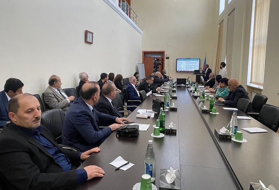 “Azərbaycanda bilik iqtisadiyyatının formalaşmasının dövlət tənzimləməsinin təkmilləşdirilməsi”​​​​​​​ mövzusunda doktorluq dissertasiya işi müdafiə olunub