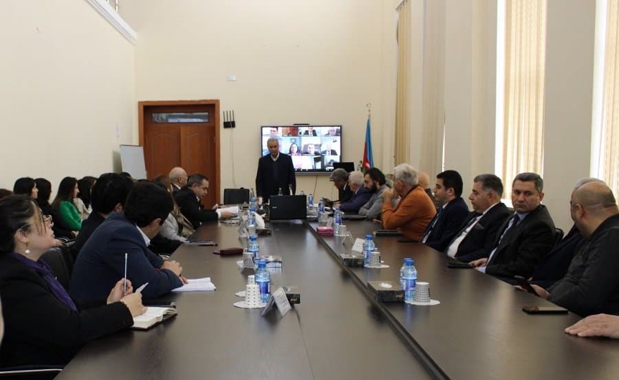 Elmi seminarda “Qiymətlərin dövlət tənzimlənməsi: ölkələrarası müqayisəli təhlil və Azərbaycan üçün nəticələr” müzakirə edilib