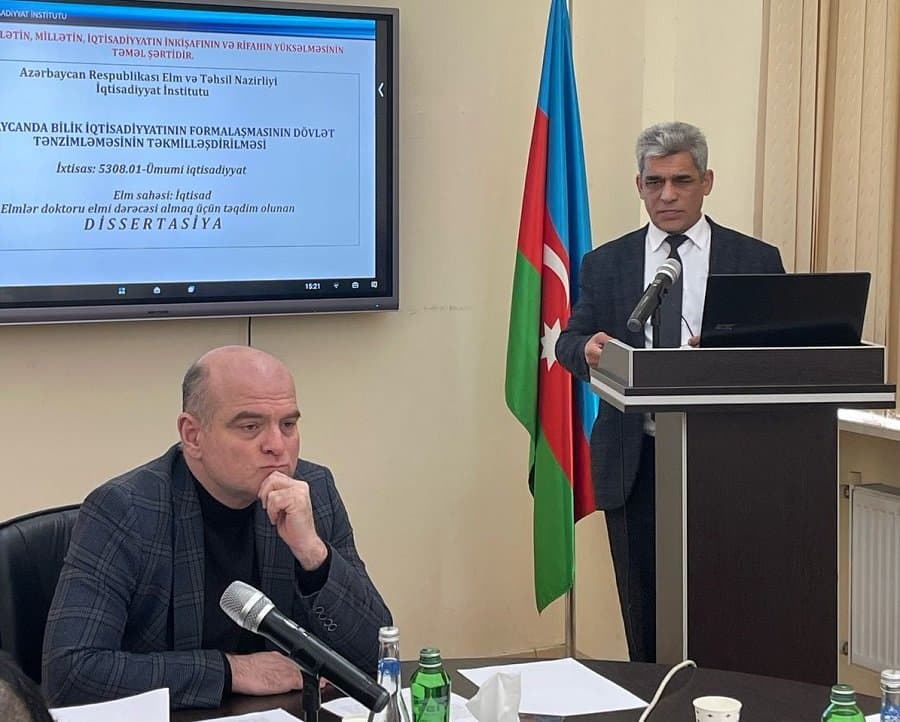 Elmi seminarda doktorluq dissertasiya işi müzakirə edilib 2