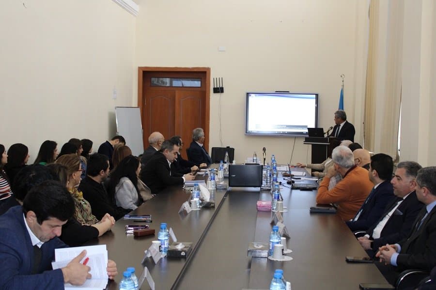 Elmi seminarda “Qiymətlərin dövlət tənzimlənməsi: ölkələrarası müqayisəli təhlil və Azərbaycan üçün nəticələr” müzakirə edilib 4