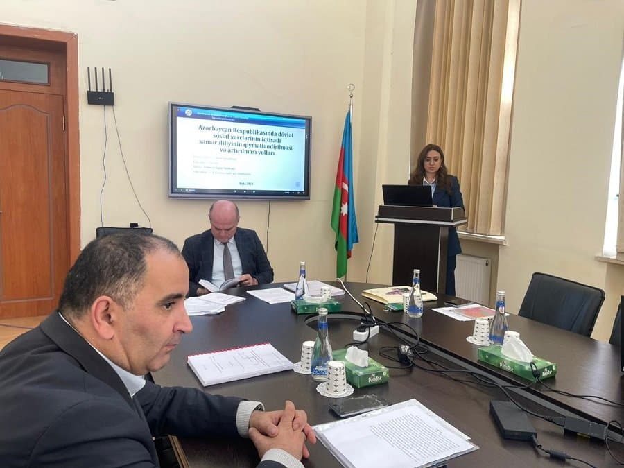 Elmi seminarda “Azərbaycan Respublikasında dövlət sosial xərclərinin iqtisadi səmərəliliyinin qiymətləndirilməsi və artırılması” müzakirə edilib 2