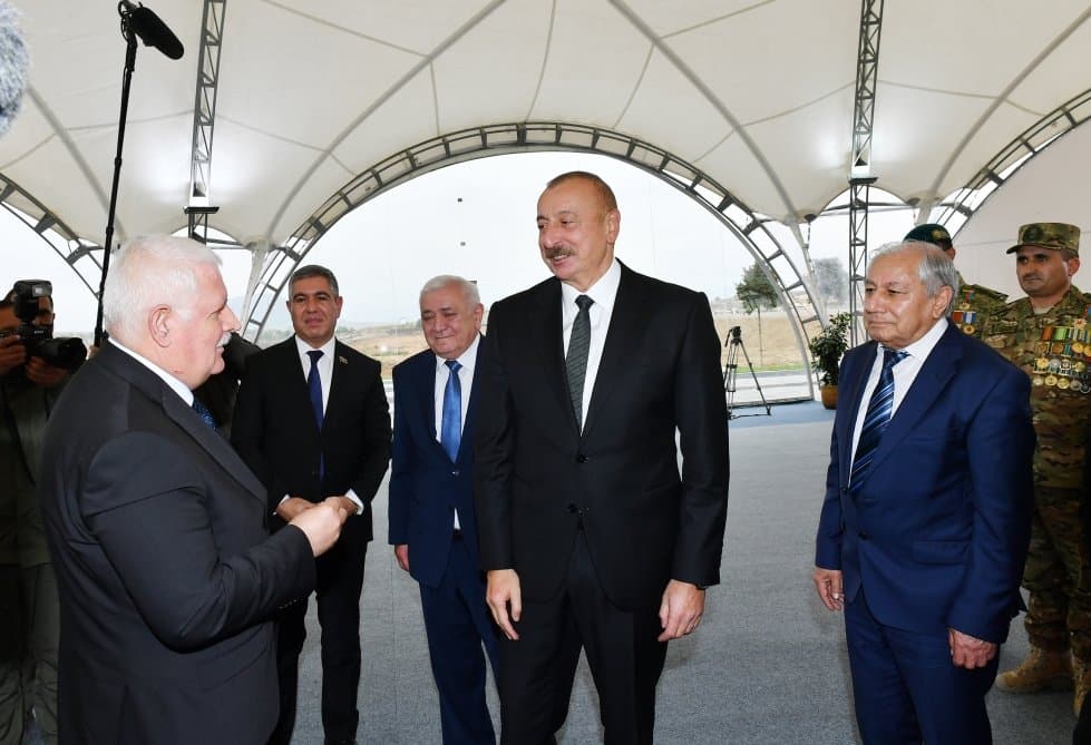 AMEA İqtisadiyyat İnstitutunun alimləri, professorlar - Nazim İmanov, Akif Musayev və Tərbiz Əliyev Prezident İlham Əliyev və birinci xanım Mehriban Əliyevanın Füzuli rayon ictimaiyyətinin nümayəndələri ilə görüşündə iştirak ediblər 7