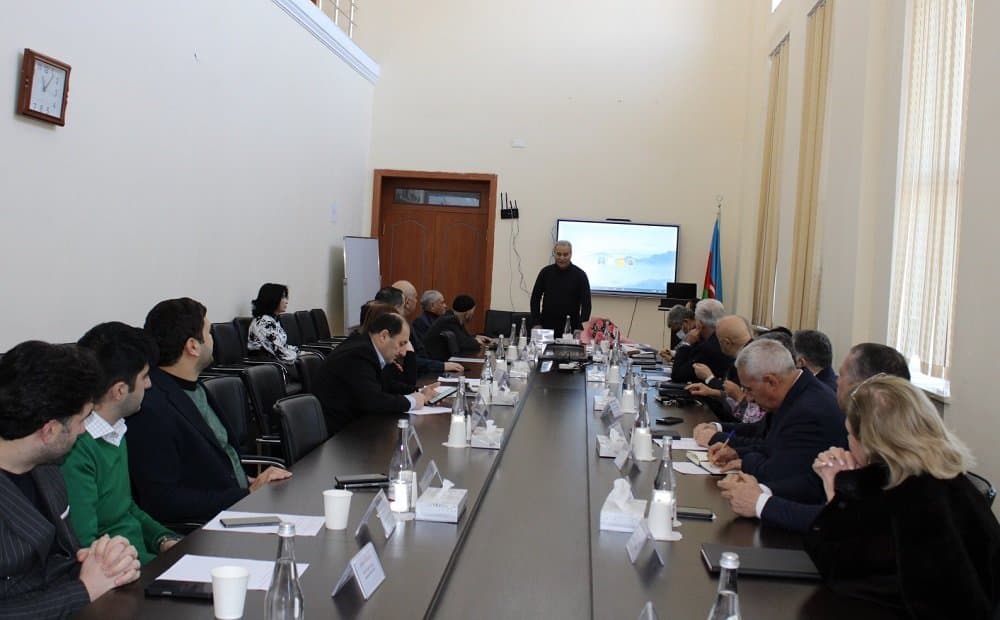 Elmi Şuranın yeni ildə ilk iclası keçirilib