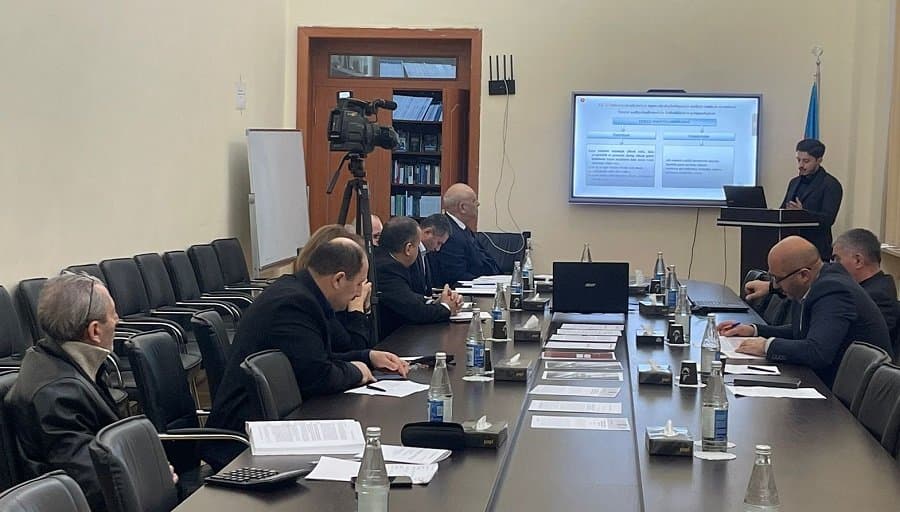 Elmi seminarda “Sənaye sahələrinin innovasiyalaşdırılmasının maliyyə problemləri və həlli istiqamətləri” müzakirə edilib