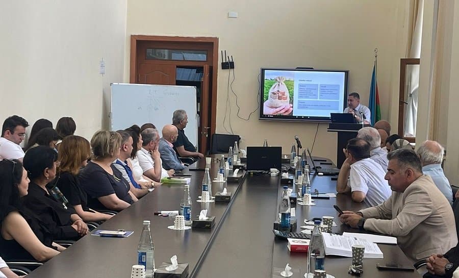 Elmi seminarda Azərbaycanda kənd təsərrüfatına ayrılan subsidiyaların effektivliyinin artırılması məsələləri müzakirə edilib