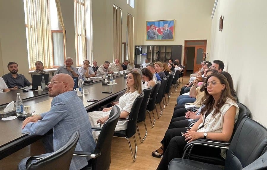 Elmi seminarda Azərbaycanda kənd təsərrüfatına ayrılan subsidiyaların effektivliyinin artırılması məsələləri müzakirə edilib 3