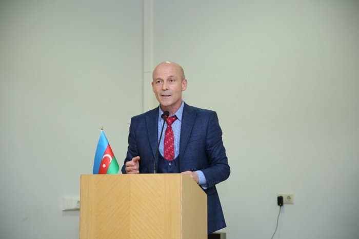 “İqtisadi artım və ictimai rifah” mövzusunda beynəlxalq elmi konfrans 18.10.2018 14