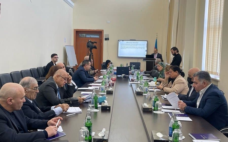 “İşğaldan azad olunmuş regionlarda turizmin inkişafının sosial-iqtisadi problemləri” mövzusunda dissertasiya işi müdafiə olunub