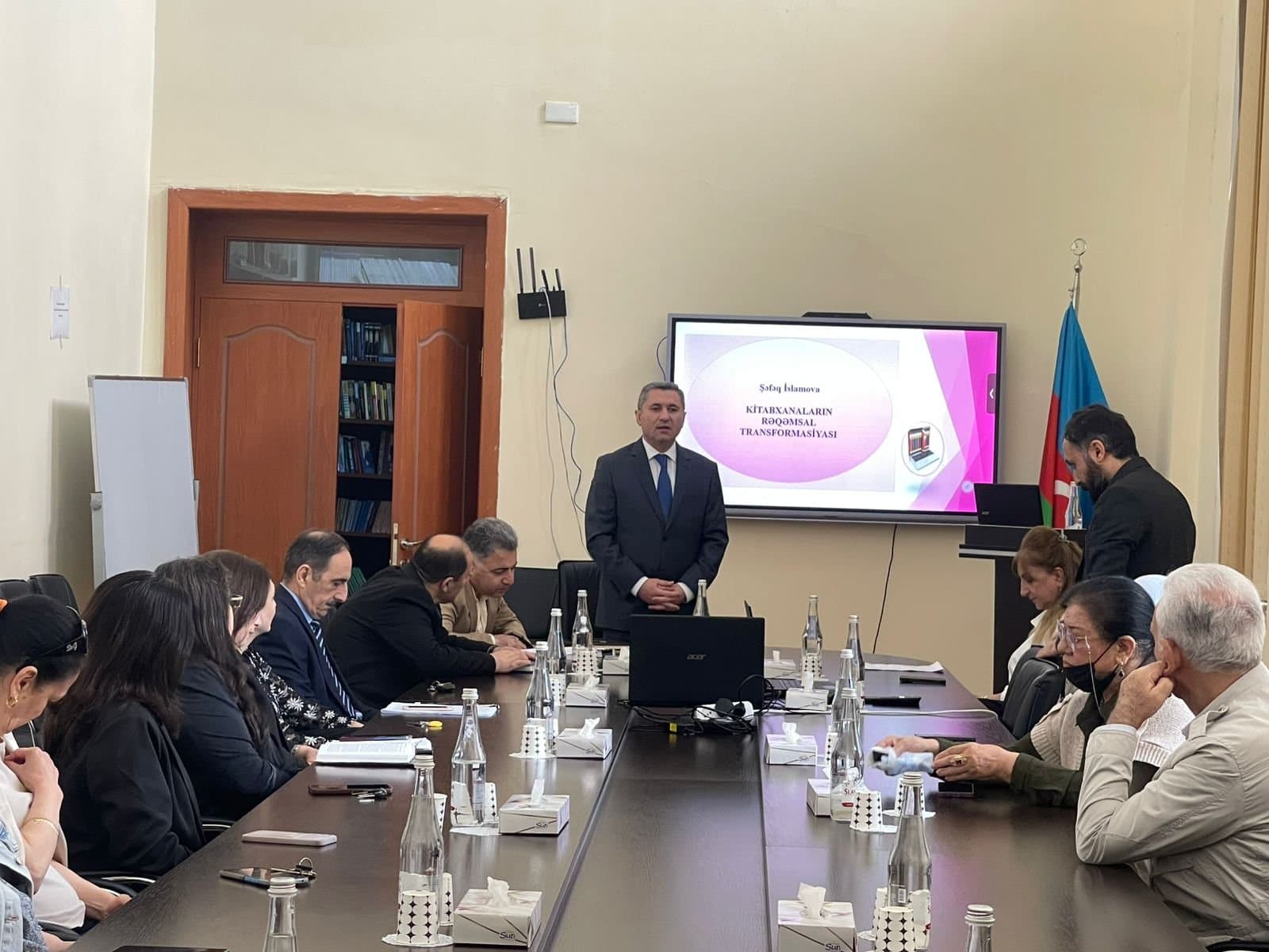 Daimi elmi seminarda “Kitabxanaların rəqəmsal transformasiyası” müzakirə edilib