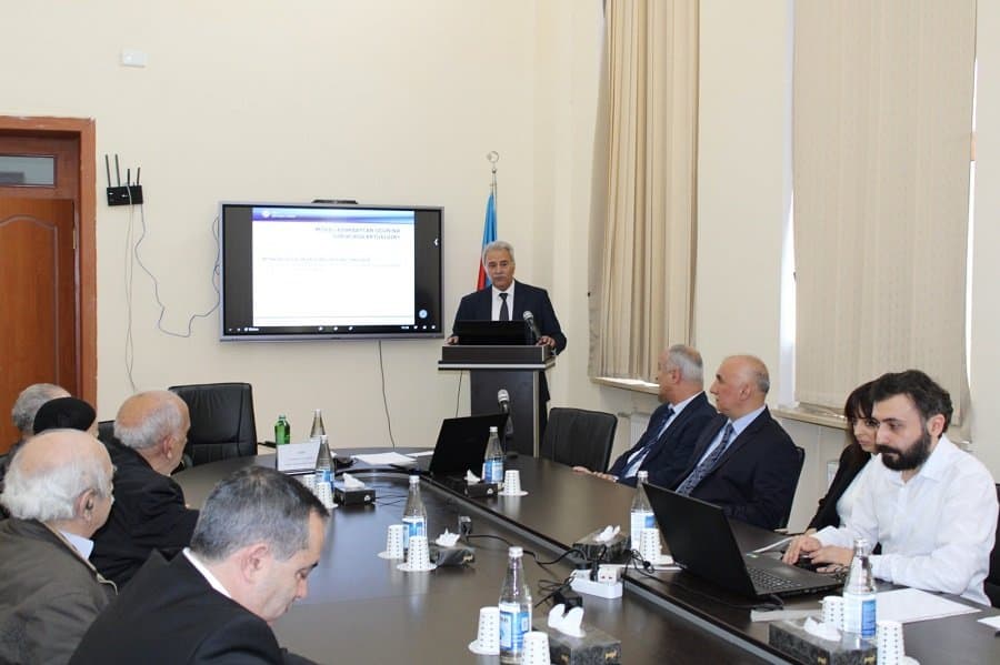 İqtisadiyyat İnstitutunun elmi seminarında korrupsiyaya qarşı mübarizə müzakirə edilib 8