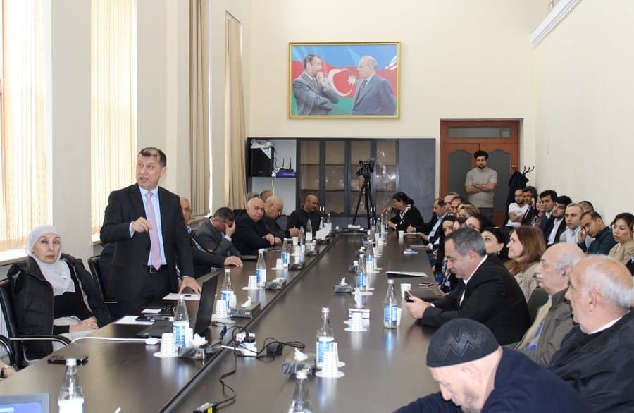 İqtisadiyyat İnstitutunun elmi seminarında korrupsiyaya qarşı mübarizə müzakirə edilib 5