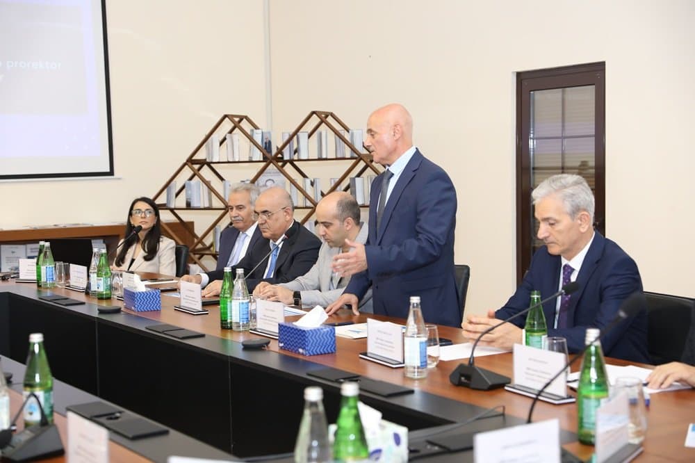 Professor Nazim Müzəffərli Milli Aviasiya Akademiyasında “Hərbi təcavüz və işğal nəticəsində dəymiş zərərin qiymətləndirilməsi” mövzusunda çıxış edib 5
