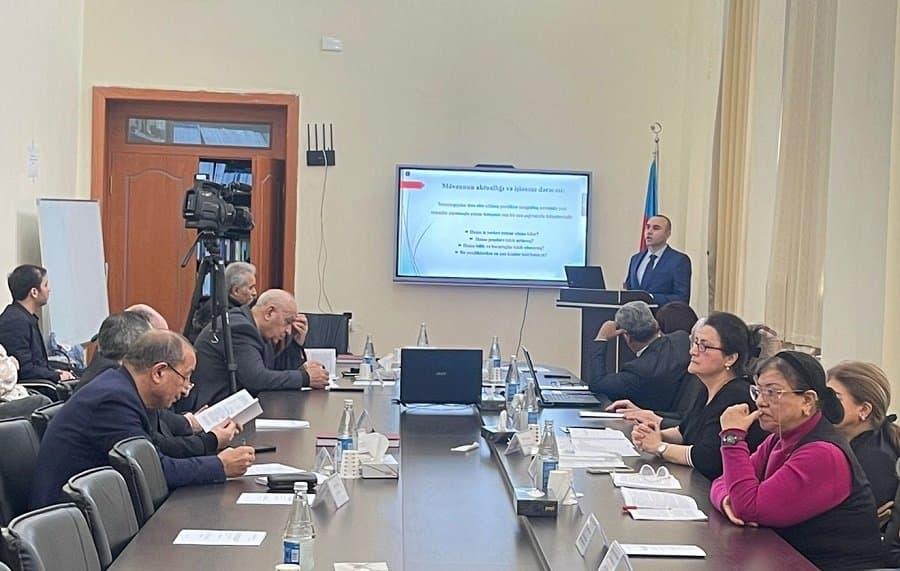 “Azərbaycan Respublikasında iqtisadiyyatın rəqəmsallaşması ilə məşğulluq arasında əlaqənin qiymətləndirilməsi” mövzusunda dissertasiya işi müdafiə olunub