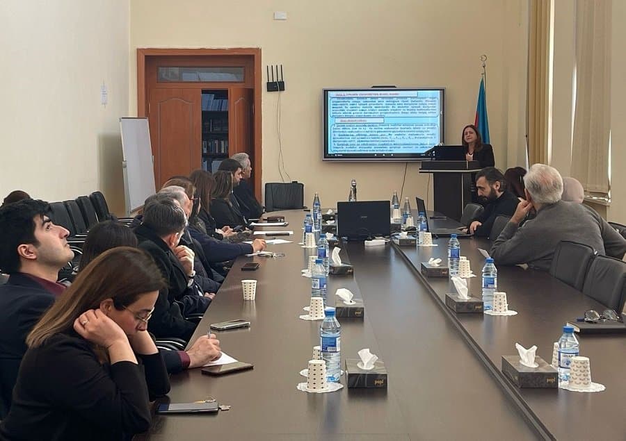 Emi seminarda “Dinamik ekonometrik modellər” mövzusunda müzakirələr aparılıb