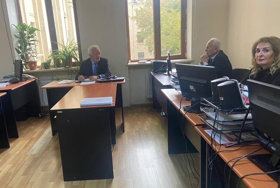 “Sənaye siyasəti və investisiya problemləri" şöbəsində hesabatlar dinlənilib