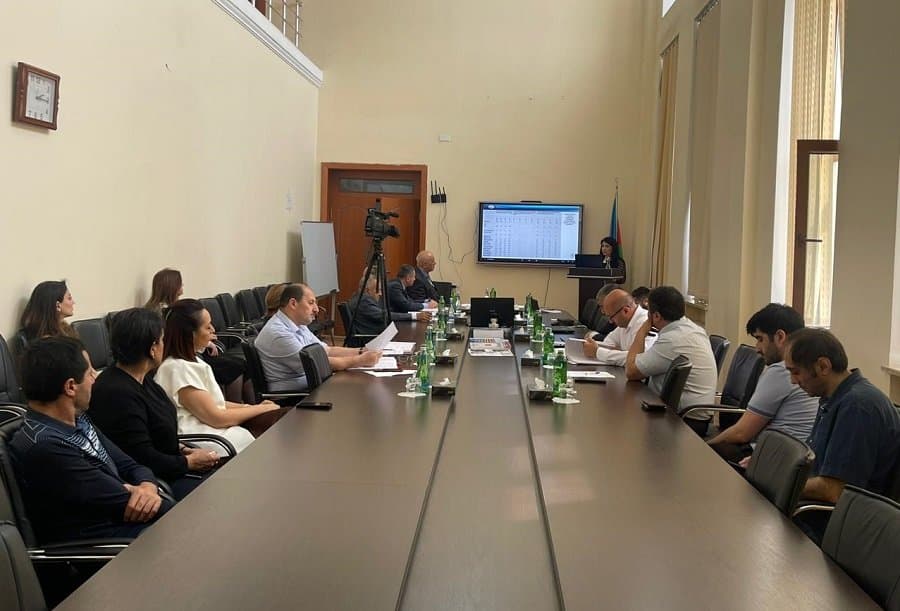 Elmi seminarda “Azərbaycan Respublikasında rəqəmsallaşmanın aqrar sektorun iqtisadi inkişafina təsirinin qiymətləndirilməsi” müzakirə edilib