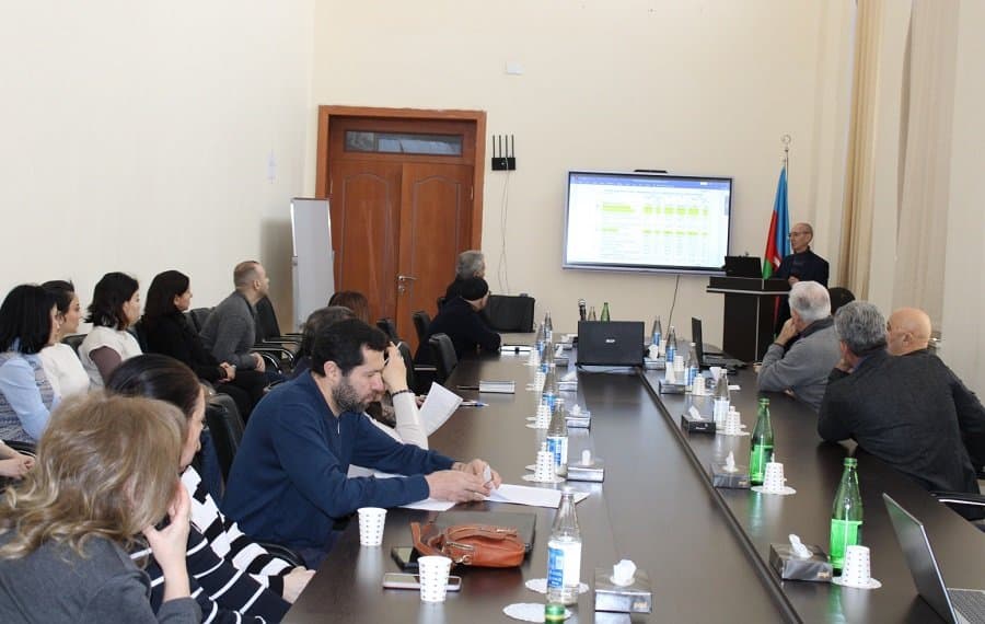 Elmi seminarda tikinti materialları istehsalının müasir vəziyyəti müzakirə edilib