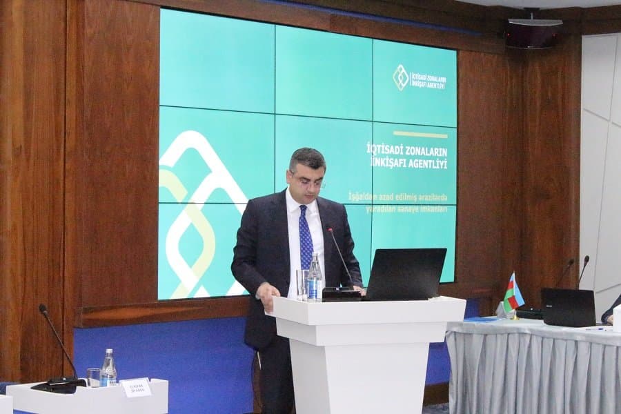 “İşğaldan azad olunmuş ərazilərin investisiya cəlbediciliyi” mövzusunda elmi-praktik konfrans keçirilib 12