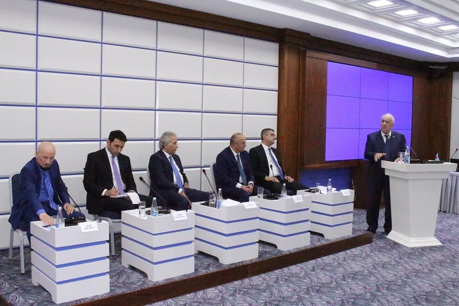 “İşğaldan azad olunmuş ərazilərin investisiya cəlbediciliyi” mövzusunda elmi-praktik konfrans keçirilib 14