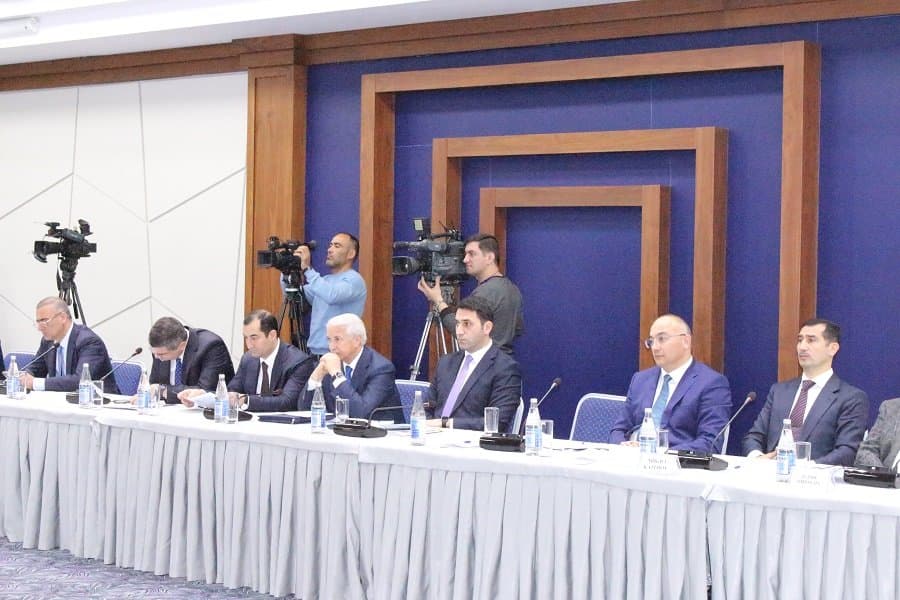 “İşğaldan azad olunmuş ərazilərin investisiya cəlbediciliyi” mövzusunda elmi-praktik konfrans keçirilib 21