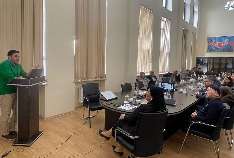 Vistula (Polşa) və Koreya Universitetlərinin professoru İqtisadiyyat İnstitutunda çıxış edib 5