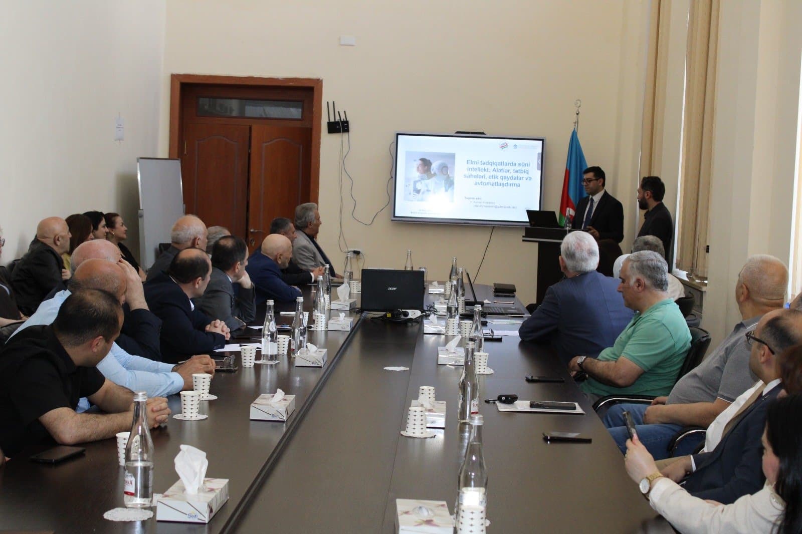 İqtisadiyyat İnstitutunda elmi tədqiqatlarda süni intellektin imkanları müzakirə olunub