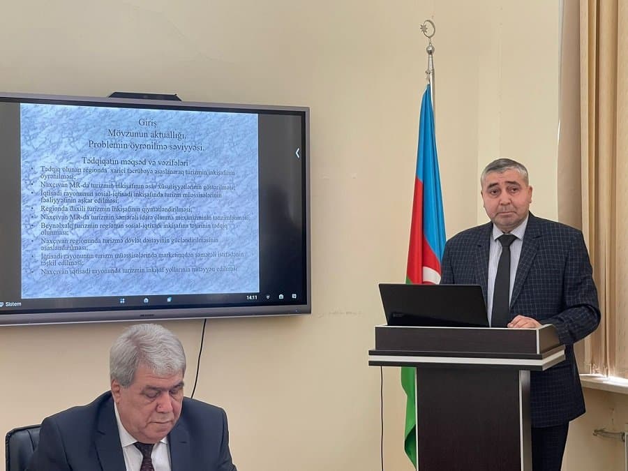 Şöbələrin birgə iclasında dissertasiya işinin ilkin müzakirəsi keçirilib 2