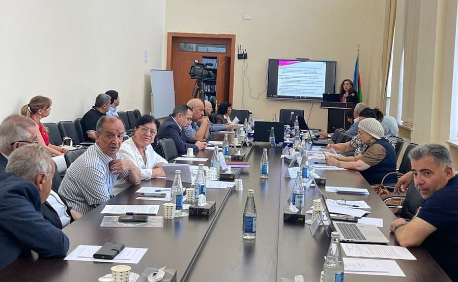 “Azərbaycanda sənaye müəssisələrində kadr potensialının formalaşması və istifadəsi”  mövzusunda dissertasiya işi müdafiə olunub