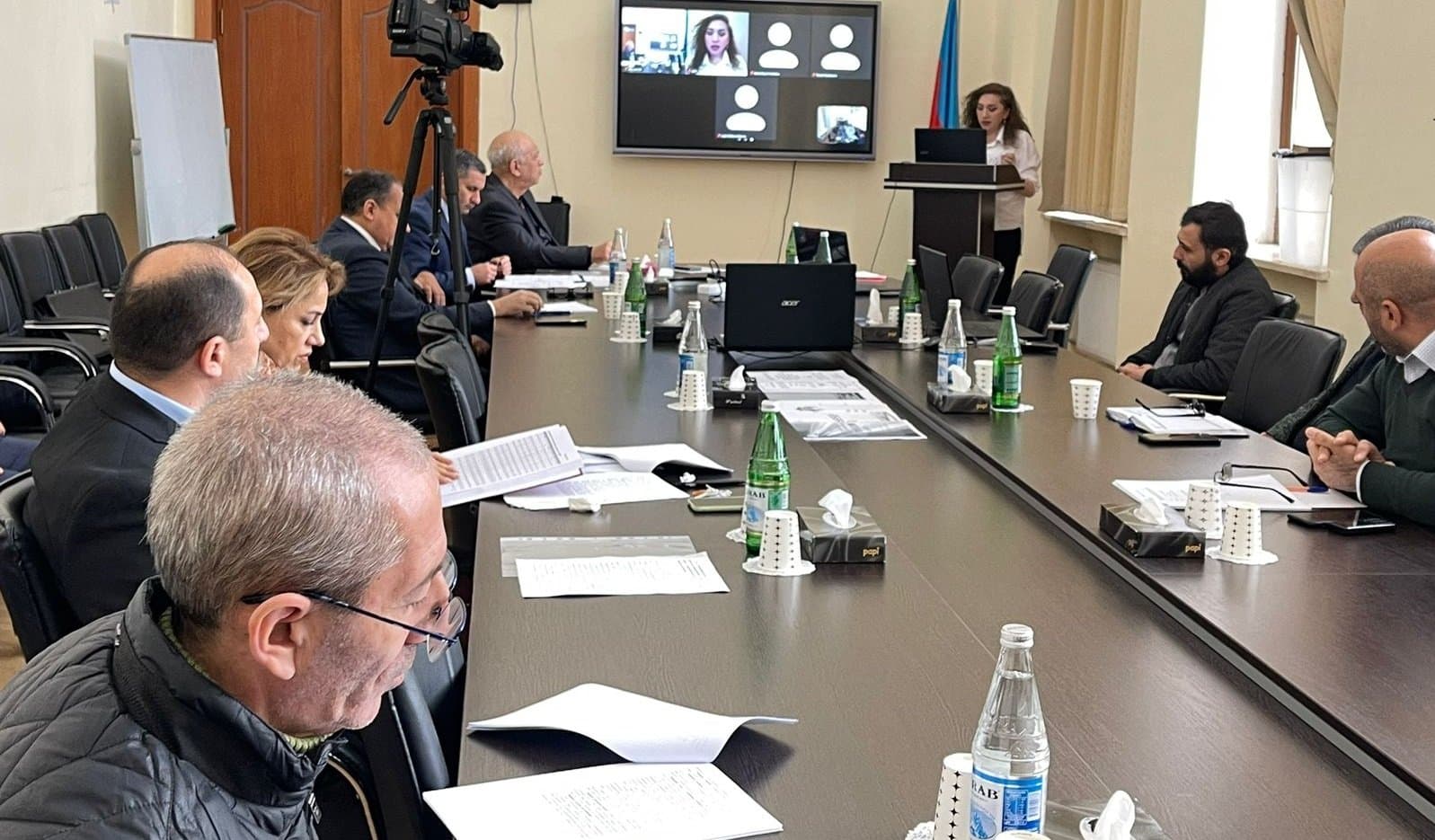 Elmi seminarda “Azərbaycanda sənaye müəssisələrində kadr potensialının formalaşması və istifadəsi” müzakirə edilib
