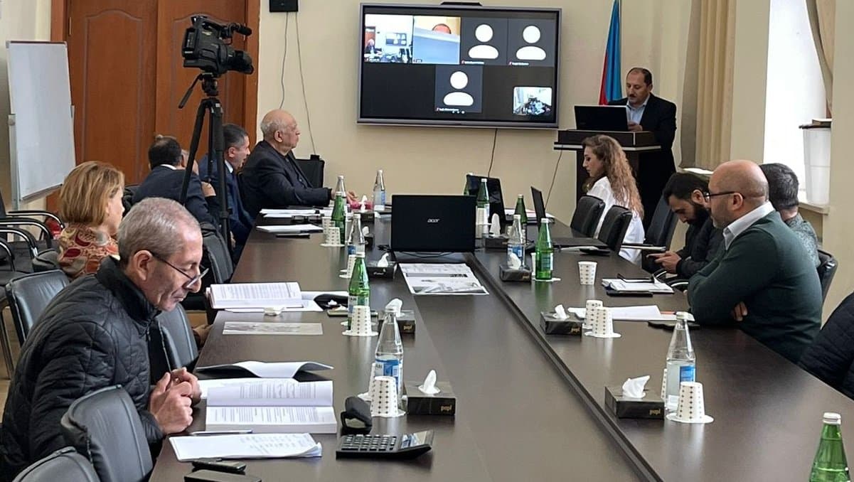 Elmi seminarda “Azərbaycanda sənaye müəssisələrində kadr potensialının formalaşması və istifadəsi” müzakirə edilib 2